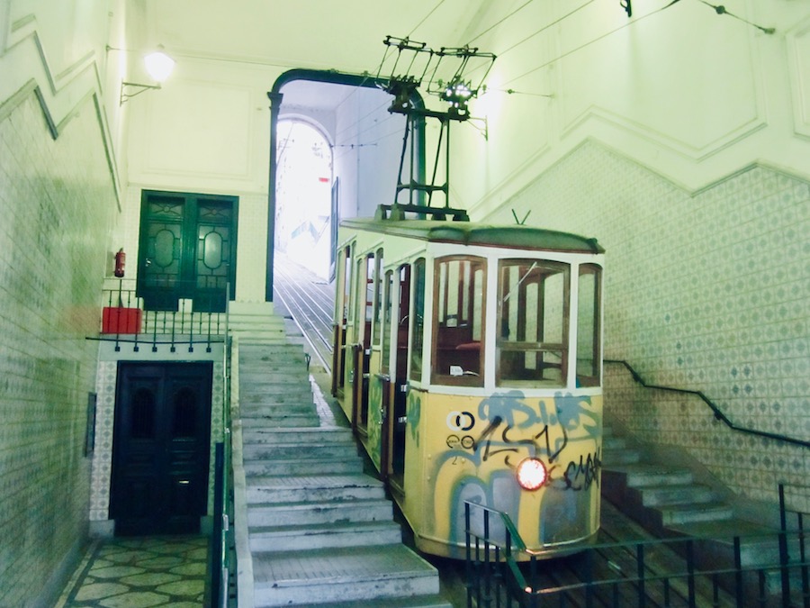 funiculaire de Bica - © Mangakel (Toute reproduction interdite sans l'autorisation de l'auteur)