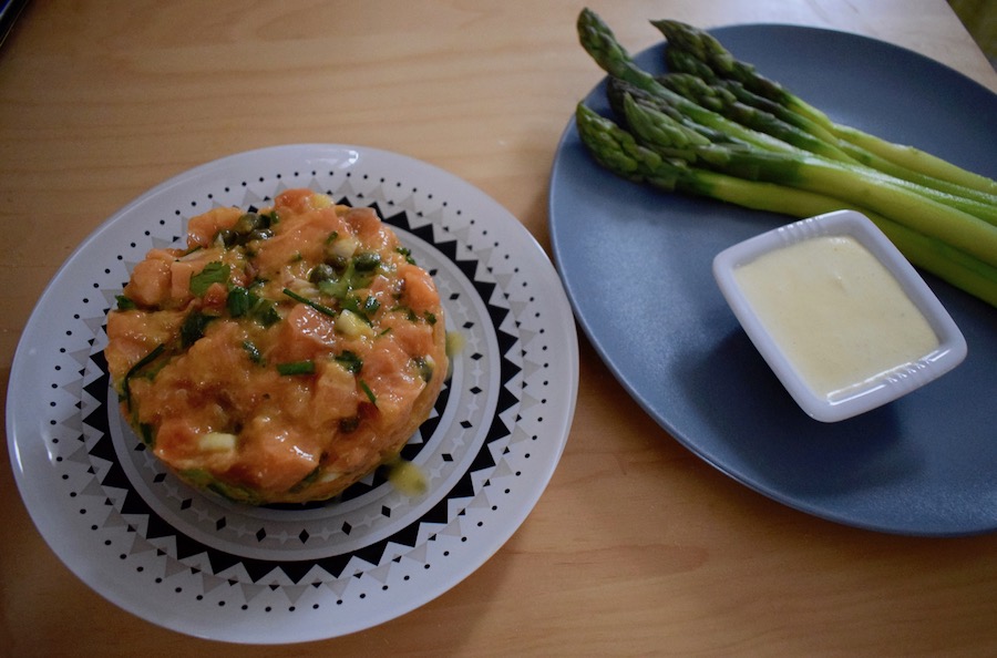 Asperges sauce Mousseline et tartare de saumon  (fiches techniques n° 23 et&nbsp;25)