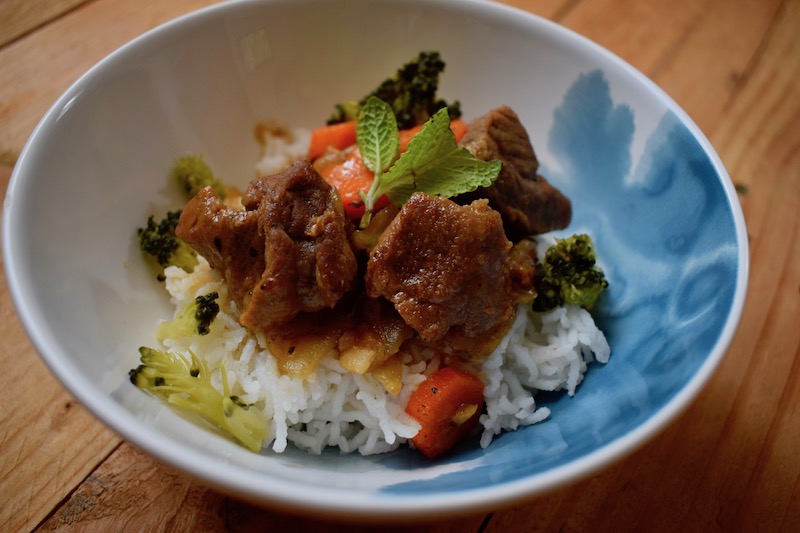 Porc au caramel, menthe et&nbsp;gingembre