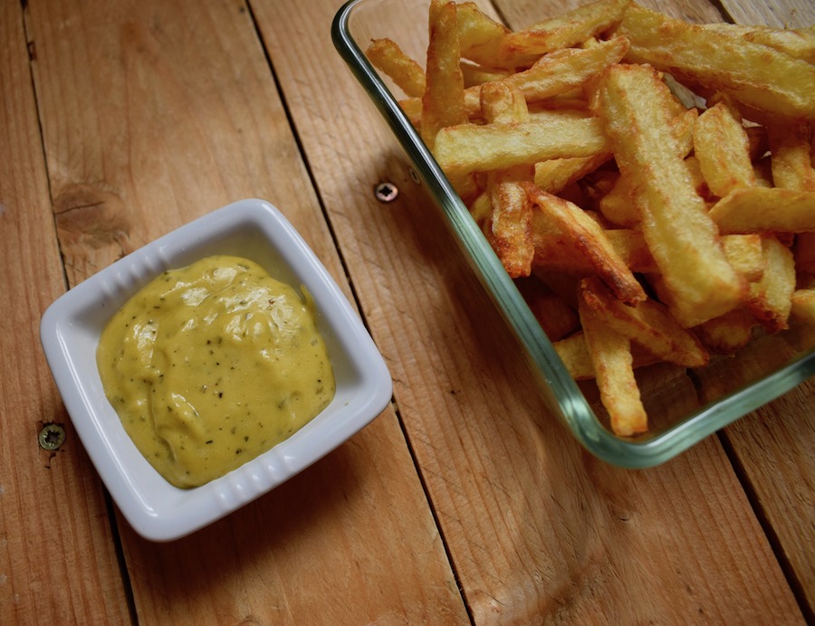Pommes Pont-Neuf et sauce&nbsp;béarnaise