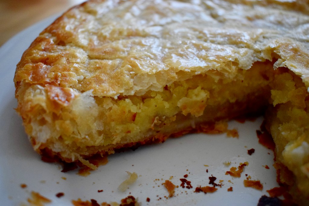 Réaliser un Pithiviers (FT 173) – Illustration : Galette au Lemon curd et compotée de&nbsp;pommes