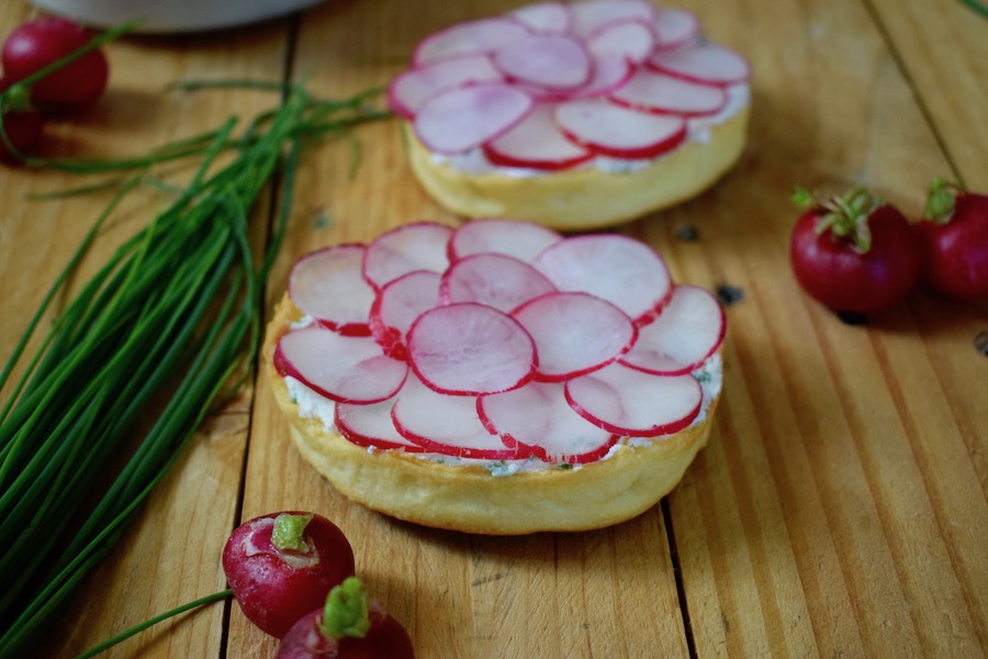 tartelette aux radis rose et au fromage frais