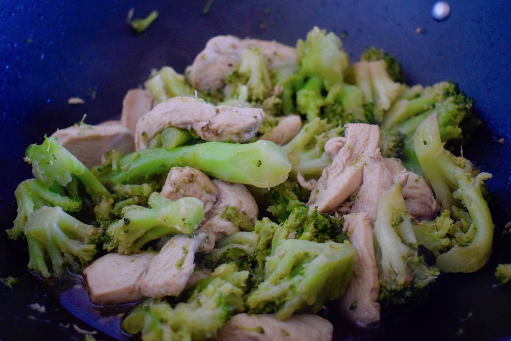 Poulet aux brocolis sautés à la&nbsp;chinoise