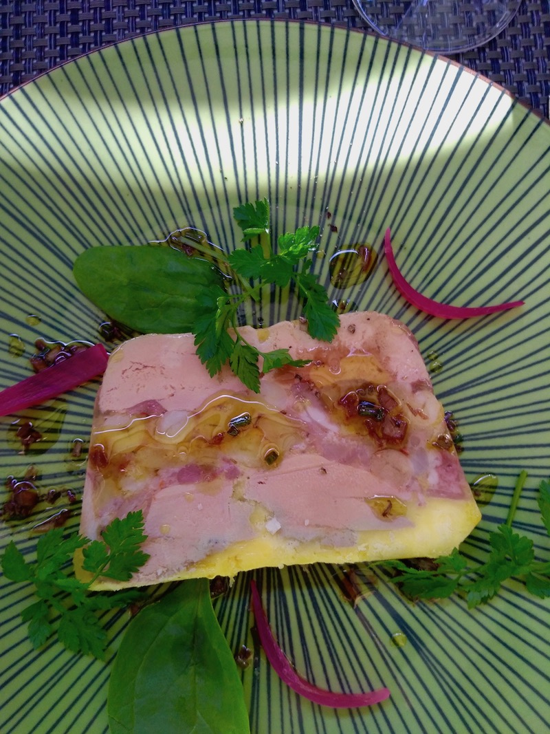 Restaurant Casse-Cailloux : Le Marbré foie gras, pieds de cochon et cocos Pampol