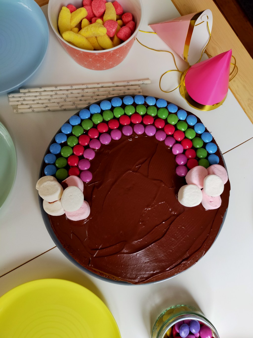 Gâteau arc-en-ciel : fondant choco-caramel, ganache tout&nbsp;chocolat