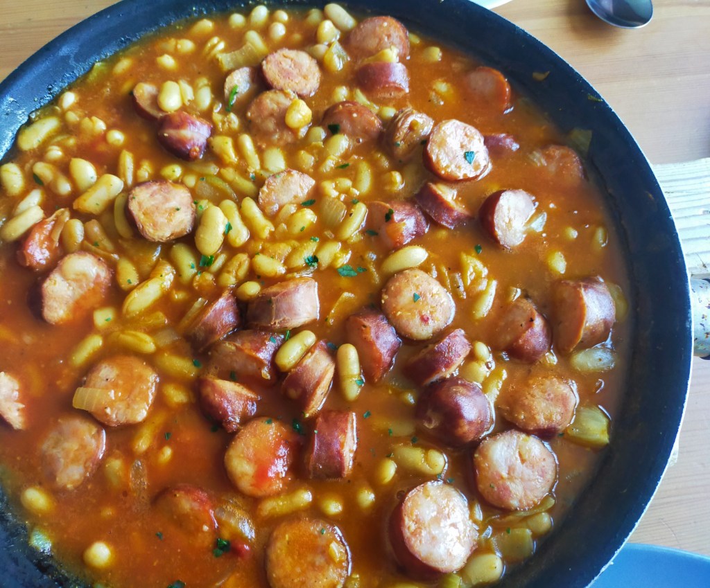 Saucisses fumées à la sauce&nbsp;haricots